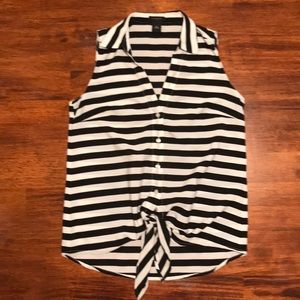 Cut off sleeve blouse